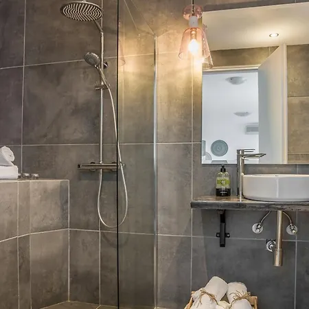 Malibu & * Argostoli (Kefalonia)